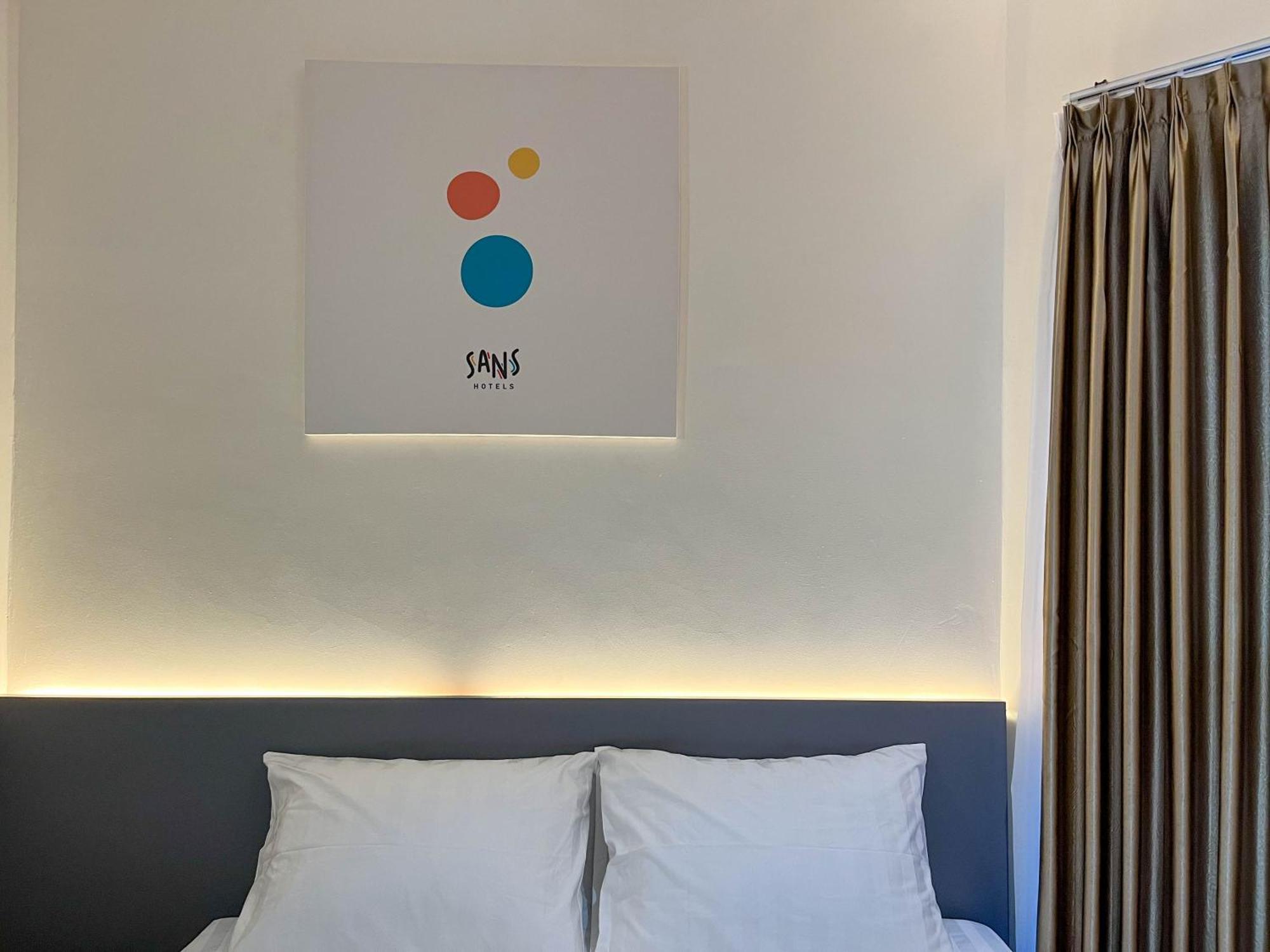 Sans Hotel Premiere Majapahit Semarang Kültér fotó