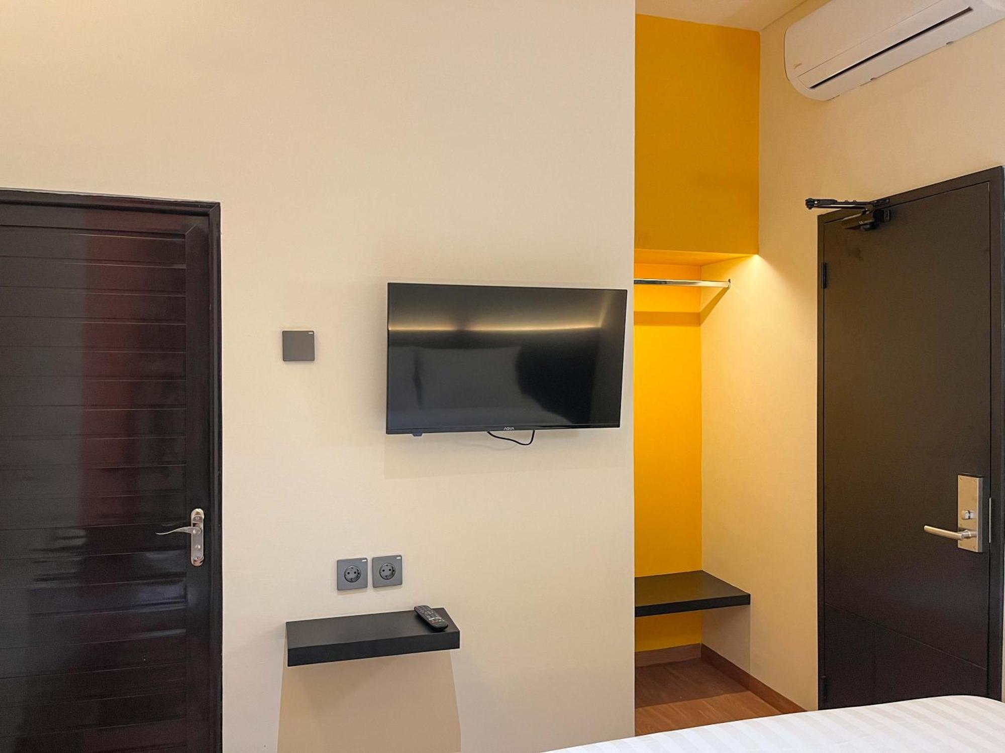 Sans Hotel Premiere Majapahit Semarang Kültér fotó