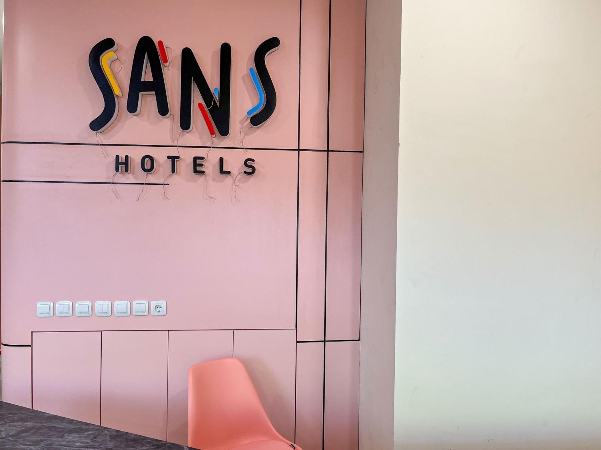 Sans Hotel Premiere Majapahit Semarang Kültér fotó