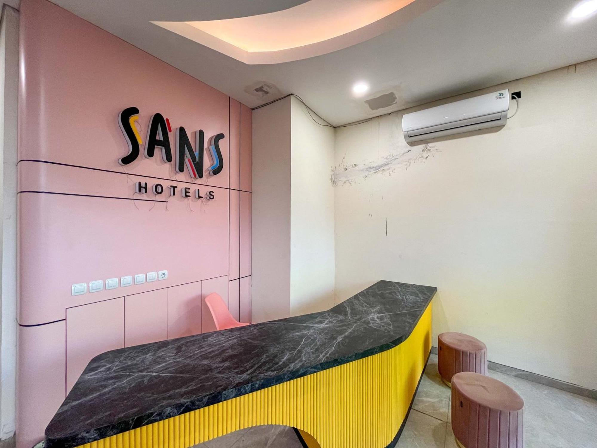 Sans Hotel Premiere Majapahit Semarang Kültér fotó